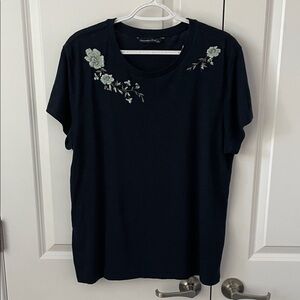 A&F Navy Embroidered Black T-shirt